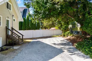 256 NE 50th St, Seattle, WA 98105 - Photo 5