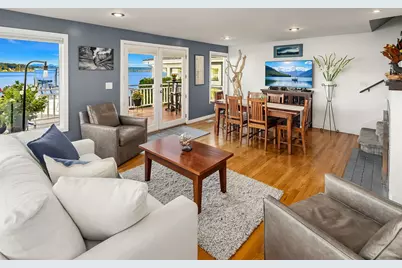 10500 Riviera Place NE, Seattle, WA 98125 - Photo 11