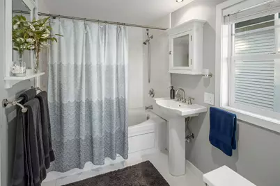 10500 Riviera Place NE, Seattle, WA 98125 - Photo 19