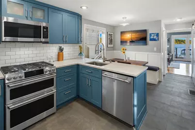 10500 Riviera Place NE, Seattle, WA 98125 - Photo 25