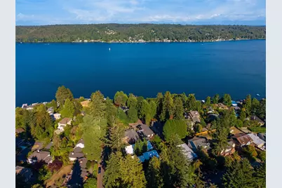 12069 Lakeside Place NE, Seattle, WA 98125 - Photo 23