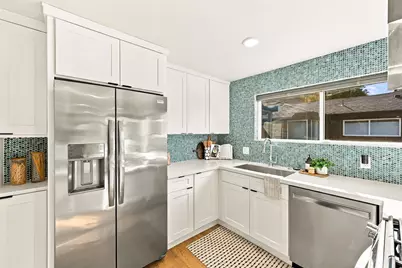 2562 56th Avenue SW, Seattle, WA 98116 - Photo 9