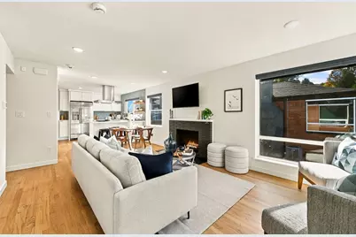 2562 56th Avenue SW, Seattle, WA 98116 - Photo 3