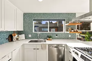 2562 56th Ave SW, Seattle, WA 98116 - Photo 7
