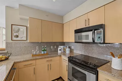 1100 106th Avenue NE #703, Bellevue, WA 98004 - Photo 15