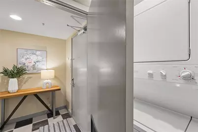 1100 106th Avenue NE #703, Bellevue, WA 98004 - Photo 35
