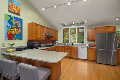 6901 94th Avenue SE, Mercer Island, WA 98040 - Photo 3