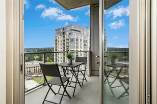 10650 NE 9th Pl, Bellevue, WA 98004 - Photo 17