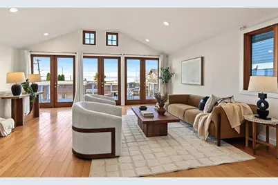 2242 Bonair Place SW, Seattle, WA 98116 - Photo 7