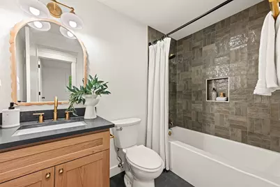 11516 Bartlett Avenue NE, Seattle, WA 98125 - Photo 21