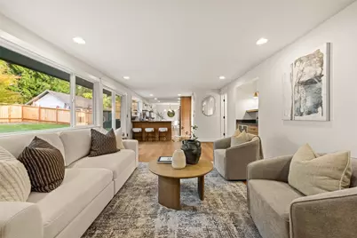 11516 Bartlett Avenue NE, Seattle, WA 98125 - Photo 9