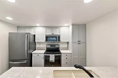 25235 SE Klahanie Boulevard #Q 102, Sammamish, WA 98029 - Photo 7