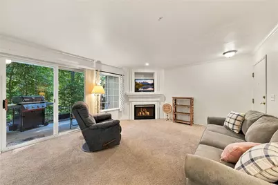 25235 SE Klahanie Boulevard #Q 102, Sammamish, WA 98029 - Photo 5