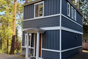 7420 SE 27th St, Mercer Island, WA 98040 - Photo 1