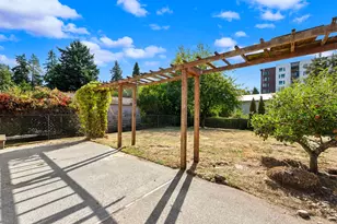 829 NE 189th St, Shoreline, WA 98155 - Photo 3