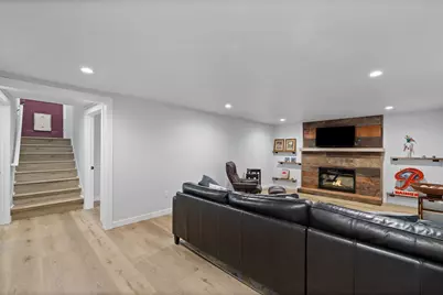 2210 Mountain View Avenue W, University Place, WA 98466 - Photo 9