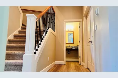 725 S 38th Court, Renton, WA 98055 - Photo 5