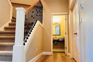 725 S 38th Ct, Renton, WA 98055 - Photo 5