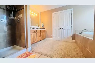 725 S 38th Court, Renton, WA 98055 - Photo 15