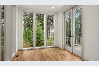 1121 W Lake Sammamish Parkway SE, Bellevue, WA 98008 - Photo 11