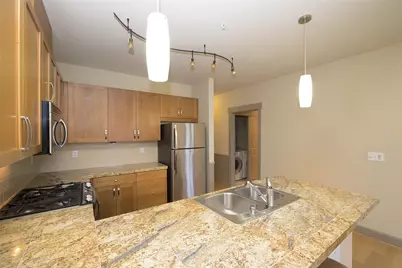 1880 25th Avenue NE #404, Issaquah, WA 98027 - Photo 5
