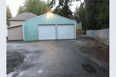 916 Bing Road, Lynnwood, WA 98036 - Photo 1