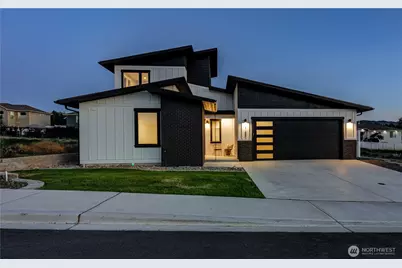 126 Chadwick St NW, East Wenatchee, WA 98802 - Photo 1