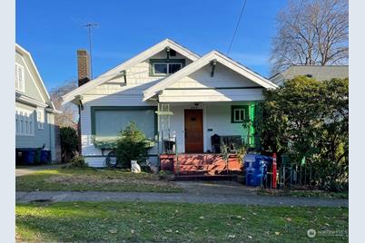 3820 Burke Avenue N, Seattle, WA 98103 - Photo 1