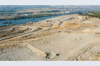 114 S Valiant Drive, East Wenatchee, WA 98802 - Photo 1