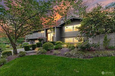 1302 141st Place NE, Bellevue, WA 98007 - Photo 1