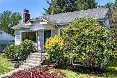 720 N 91st Street, Seattle, WA 98103 - Photo 1