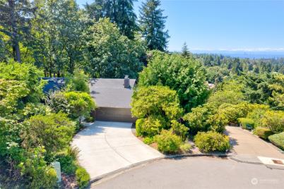 5013 155th Place SE, Bellevue, WA 98006 - Photo 1