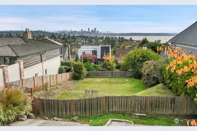 2415 Montavista Place W, Seattle, WA 98199 - Photo 1