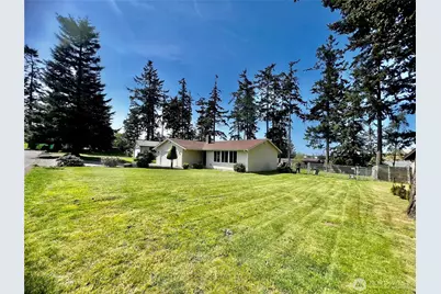 2137 N Colonial Way, Oak Harbor, WA 98277 - Photo 1