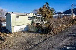 126 Lincoln Ave, Electric City, WA 99123 - Photo 1