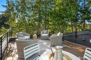 1209 NE 104th St, Seattle, WA 98125 - Photo 1