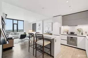 889 Ave Sq NE, Bellevue, WA 98004 - Photo 1