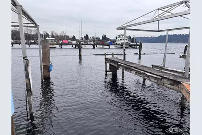 3911 Lake Washington Boulevard SE #A-84, Bellevue, WA 98006 - Photo 1