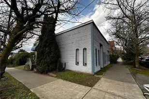 101 14th Ave E, Seattle, WA 98122 - Photo 1