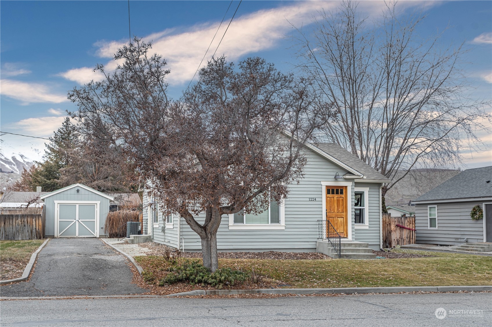 1224 Pershing St, Wenatchee, WA 98801 - MLS 2329398 - Coldwell Banker