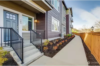 19382 NE 69th Circle #102, Redmond, WA 98052 - Photo 1