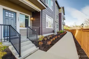 19382 NE 69th Cir, Redmond, WA 98052 - Photo 1