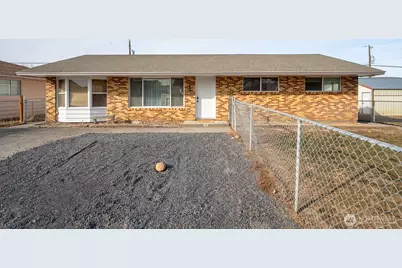 153 E Street NE, Ephrata, WA 98823 - Photo 1