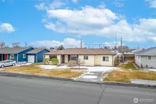 614 H St SW, Quincy, WA 98848 - Photo 1