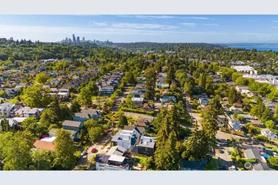 4518 B 33rd Avenue S, Seattle, WA 98118 - Photo 1