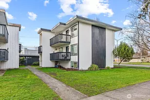 1339 10th Ave, Longview, WA 98632 - Photo 1