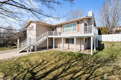 231 SE Valley Dr, College Place, WA 99324 - Photo 1