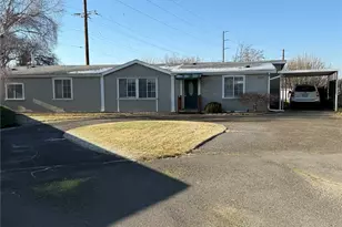 1458 S E Bobolink Ln, College Place, WA 99324 - Photo 1