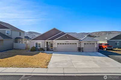 691 G Street NE, Ephrata, WA 98823 - Photo 1