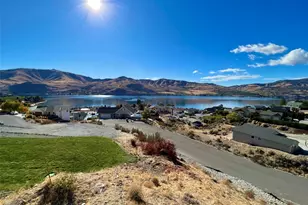 140 Monte Carlo Dr, Chelan, WA 98816 - Photo 1
